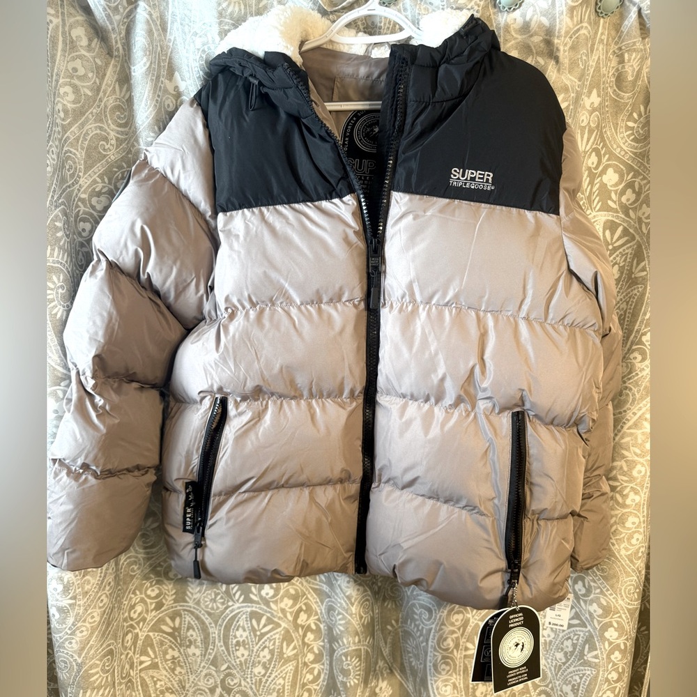 NWT Super Triple Goose Beige & Black Hooded Puffer Jacket